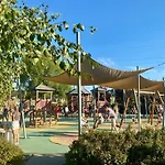 Apartment Near Metro Station And Park