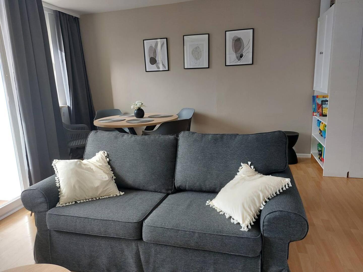 Near Metro Station And Park Apartament *