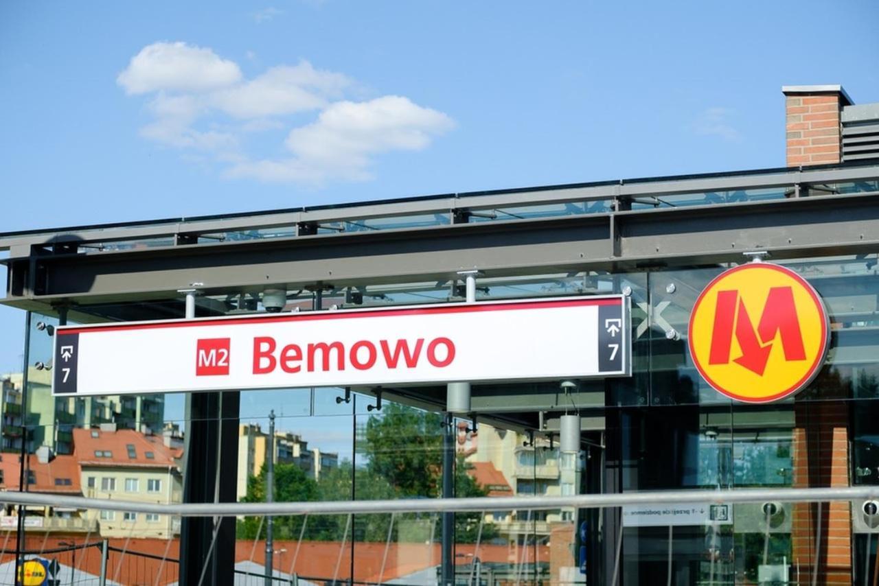 Apartament Near Metro Station And Park Warszawa